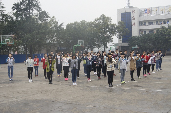 感恩从心开始，让爱温暖彼此